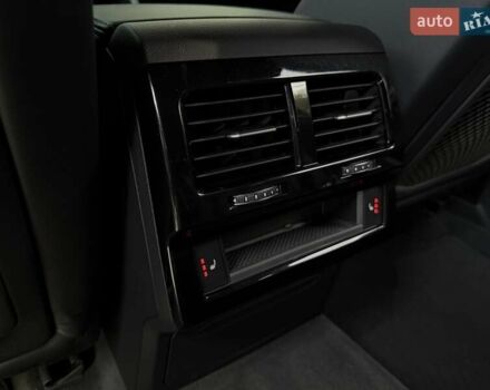 Черный Фольксваген Туарег, объемом двигателя 2.97 л и пробегом 138 тыс. км за 56800 $, фото 79 на Automoto.ua