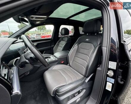 Черный Фольксваген Туарег, объемом двигателя 3 л и пробегом 116 тыс. км за 60900 $, фото 13 на Automoto.ua