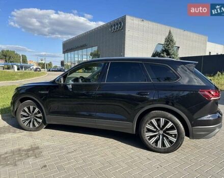 Черный Фольксваген Туарег, объемом двигателя 2.99 л и пробегом 200 тыс. км за 39990 $, фото 5 на Automoto.ua