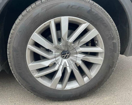 Черный Фольксваген Туарег, объемом двигателя 2.97 л и пробегом 208 тыс. км за 42000 $, фото 4 на Automoto.ua