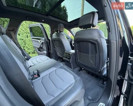 Черный Фольксваген Туарег, объемом двигателя 2.97 л и пробегом 79 тыс. км за 59400 $, фото 35 на Automoto.ua