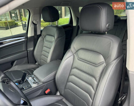 Черный Фольксваген Туарег, объемом двигателя 3 л и пробегом 137 тыс. км за 47200 $, фото 24 на Automoto.ua