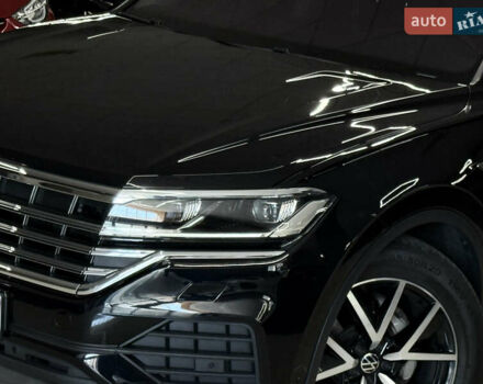 Черный Фольксваген Туарег, объемом двигателя 2.97 л и пробегом 100 тыс. км за 51999 $, фото 2 на Automoto.ua