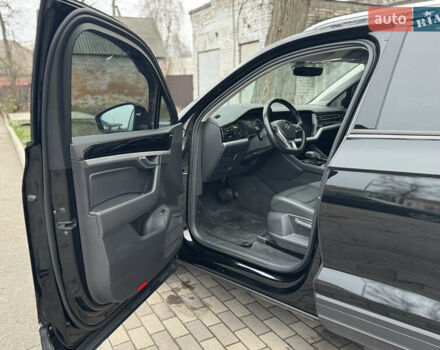 Чорний Фольксваген Туарег, об'ємом двигуна 2.97 л та пробігом 155 тис. км за 42900 $, фото 27 на Automoto.ua