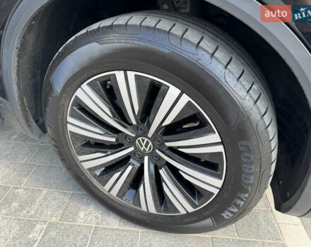 Черный Фольксваген Туарег, объемом двигателя 3 л и пробегом 137 тыс. км за 47200 $, фото 44 на Automoto.ua