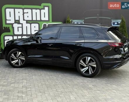 Черный Фольксваген Туарег, объемом двигателя 2.97 л и пробегом 138 тыс. км за 56800 $, фото 23 на Automoto.ua