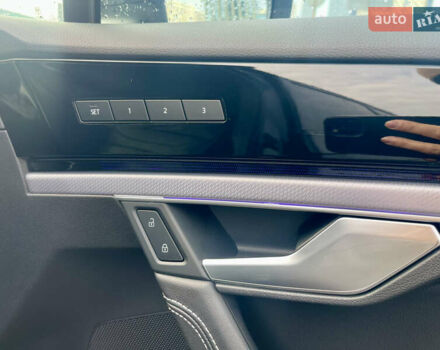 Фольксваген Туарег 2020 у Києві на Automoto.ua Чорний Фольксваген Туарег, об'ємом двигуна 3 л та пробігом 73 тис. км за 56900 $, фото 22 на Automoto.ua