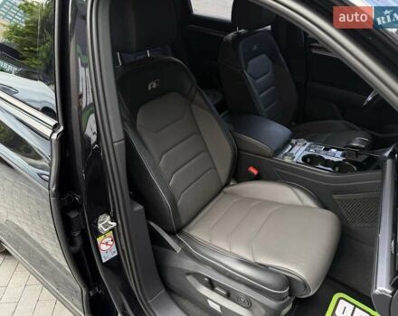 Черный Фольксваген Туарег, объемом двигателя 2.97 л и пробегом 138 тыс. км за 56800 $, фото 86 на Automoto.ua