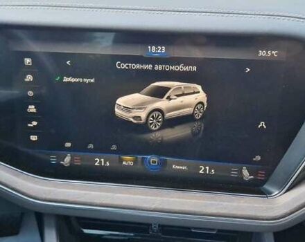 Черный Фольксваген Туарег, объемом двигателя 2.97 л и пробегом 66 тыс. км за 58800 $, фото 28 на Automoto.ua