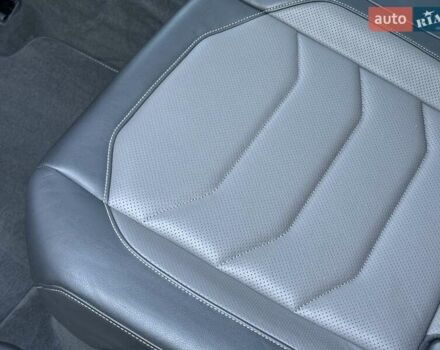 Черный Фольксваген Туарег, объемом двигателя 2.97 л и пробегом 79 тыс. км за 59400 $, фото 21 на Automoto.ua