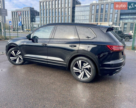 Фольксваген Туарег 2020 у Києві на Automoto.ua Чорний Фольксваген Туарег, об'ємом двигуна 3 л та пробігом 73 тис. км за 56900 $, фото 6 на Automoto.ua