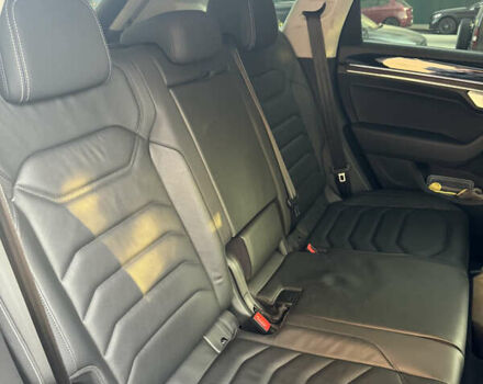 Черный Фольксваген Туарег, объемом двигателя 2.97 л и пробегом 49 тыс. км за 49800 $, фото 12 на Automoto.ua