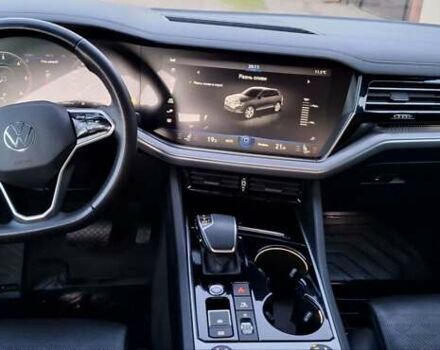 Фольксваген Туарег 2020 у Ахтырке на Automoto.ua Чорний Фольксваген Туарег, об'ємом двигуна 2.97 л та пробігом 150 тис. км за 52700 $, фото 34 на Automoto.ua