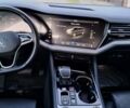 Фольксваген Туарег 2020 у Ахтырке на Automoto.ua Чорний Фольксваген Туарег, об'ємом двигуна 2.97 л та пробігом 150 тис. км за 52700 $, фото 34 на Automoto.ua