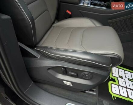 Черный Фольксваген Туарег, объемом двигателя 2.97 л и пробегом 138 тыс. км за 56800 $, фото 84 на Automoto.ua