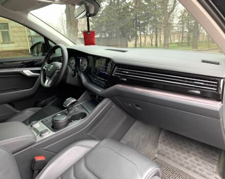 Черный Фольксваген Туарег, объемом двигателя 3 л и пробегом 138 тыс. км за 39999 $, фото 17 на Automoto.ua