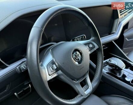 Черный Фольксваген Туарег, объемом двигателя 2.97 л и пробегом 79 тыс. км за 59400 $, фото 13 на Automoto.ua