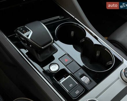 Чорний Фольксваген Туарег, об'ємом двигуна 3.96 л та пробігом 115 тис. км за 57900 $, фото 20 на Automoto.ua