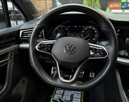 Черный Фольксваген Туарег, объемом двигателя 2.97 л и пробегом 138 тыс. км за 56800 $, фото 47 на Automoto.ua