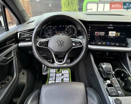 Черный Фольксваген Туарег, объемом двигателя 2.97 л и пробегом 138 тыс. км за 56800 $, фото 50 на Automoto.ua