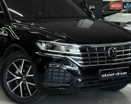 Черный Фольксваген Туарег, объемом двигателя 2.97 л и пробегом 100 тыс. км за 51999 $, фото 5 на Automoto.ua