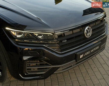 Чорний Фольксваген Туарег, об'ємом двигуна 3.96 л та пробігом 115 тис. км за 57900 $, фото 3 на Automoto.ua