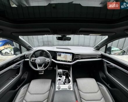 Черный Фольксваген Туарег, объемом двигателя 3 л и пробегом 116 тыс. км за 60900 $, фото 12 на Automoto.ua