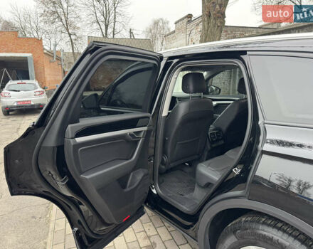 Чорний Фольксваген Туарег, об'ємом двигуна 2.97 л та пробігом 155 тис. км за 42900 $, фото 42 на Automoto.ua