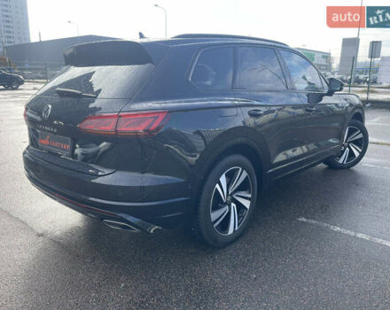 Фольксваген Туарег 2020 у Києві на Automoto.ua Чорний Фольксваген Туарег, об'ємом двигуна 3 л та пробігом 73 тис. км за 56900 $, фото 3 на Automoto.ua