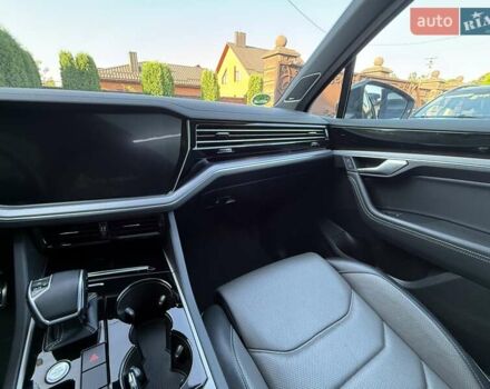 Черный Фольксваген Туарег, объемом двигателя 2.97 л и пробегом 79 тыс. км за 59400 $, фото 52 на Automoto.ua