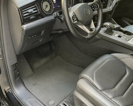 Черный Фольксваген Туарег, объемом двигателя 3 л и пробегом 80 тыс. км за 50000 $, фото 21 на Automoto.ua