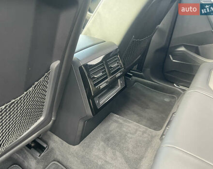 Фольксваген Туарег 2020 у Києві на Automoto.ua Чорний Фольксваген Туарег, об'ємом двигуна 3 л та пробігом 73 тис. км за 56900 $, фото 20 на Automoto.ua