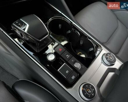 Черный Фольксваген Туарег, объемом двигателя 2.97 л и пробегом 138 тыс. км за 56800 $, фото 74 на Automoto.ua