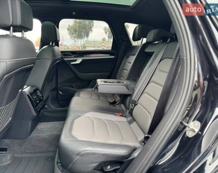 Черный Фольксваген Туарег, объемом двигателя 3 л и пробегом 116 тыс. км за 60900 $, фото 36 на Automoto.ua