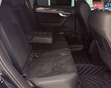 Черный Фольксваген Туарег, объемом двигателя 2.97 л и пробегом 100 тыс. км за 51999 $, фото 18 на Automoto.ua