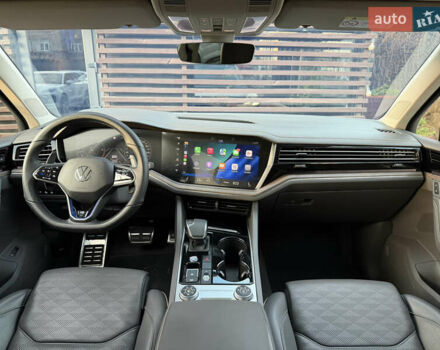 Чорний Фольксваген Туарег, об'ємом двигуна 3.96 л та пробігом 115 тис. км за 57900 $, фото 13 на Automoto.ua