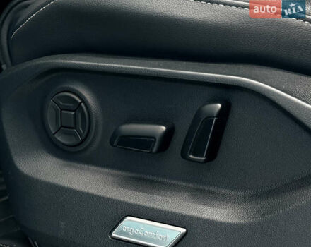 Черный Фольксваген Туарег, объемом двигателя 2.97 л и пробегом 100 тыс. км за 51999 $, фото 16 на Automoto.ua