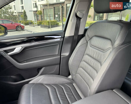 Черный Фольксваген Туарег, объемом двигателя 3 л и пробегом 137 тыс. км за 47200 $, фото 6 на Automoto.ua