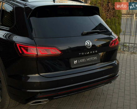 Чорний Фольксваген Туарег, об'ємом двигуна 3.96 л та пробігом 115 тис. км за 57900 $, фото 7 на Automoto.ua