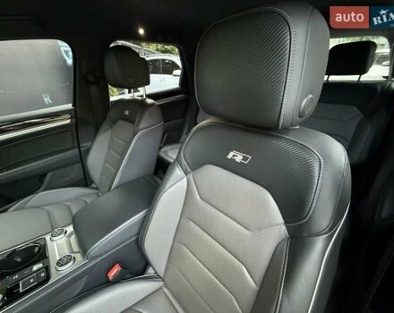 Черный Фольксваген Туарег, объемом двигателя 2.97 л и пробегом 138 тыс. км за 56800 $, фото 72 на Automoto.ua