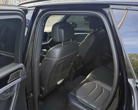 Чорний Фольксваген Туарег, об'ємом двигуна 2.99 л та пробігом 170 тис. км за 51500 $, фото 5 на Automoto.ua