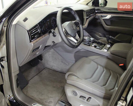 Черный Фольксваген Туарег, объемом двигателя 2.97 л и пробегом 95 тыс. км за 60000 $, фото 5 на Automoto.ua