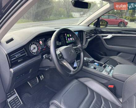 Черный Фольксваген Туарег, объемом двигателя 3 л и пробегом 137 тыс. км за 47200 $, фото 22 на Automoto.ua