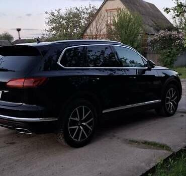 Фольксваген Туарег 2020 у Ахтырке на Automoto.ua Чорний Фольксваген Туарег, об'ємом двигуна 2.97 л та пробігом 150 тис. км за 52700 $, фото 13 на Automoto.ua