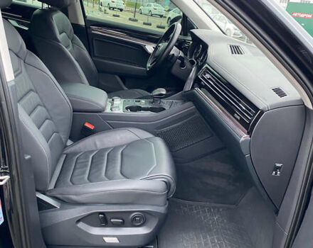 Черный Фольксваген Туарег, объемом двигателя 2.99 л и пробегом 180 тыс. км за 31700 $, фото 22 на Automoto.ua