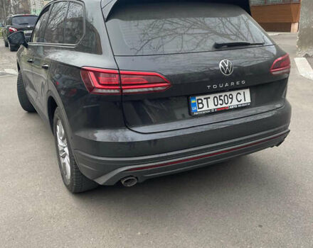 Черный Фольксваген Туарег, объемом двигателя 2.97 л и пробегом 208 тыс. км за 42000 $, фото 3 на Automoto.ua