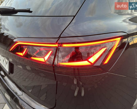 Черный Фольксваген Туарег, объемом двигателя 2.97 л и пробегом 161 тыс. км за 52500 $, фото 36 на Automoto.ua