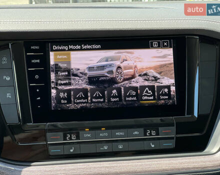 Черный Фольксваген Туарег, объемом двигателя 3 л и пробегом 143 тыс. км за 46000 $, фото 53 на Automoto.ua