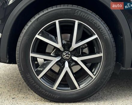 Чорний Фольксваген Туарег, об'ємом двигуна 2.97 л та пробігом 108 тис. км за 57800 $, фото 4 на Automoto.ua