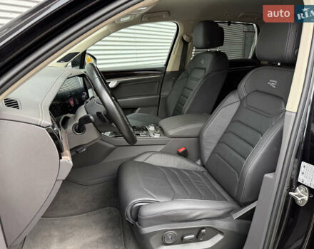 Черный Фольксваген Туарег, объемом двигателя 3 л и пробегом 140 тыс. км за 57999 $, фото 64 на Automoto.ua